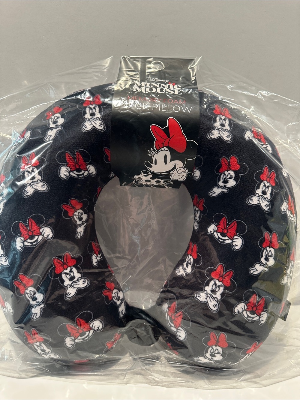 NWT Disney’s Minnie Mouse Memory Foam Travel Neck Pillow.
